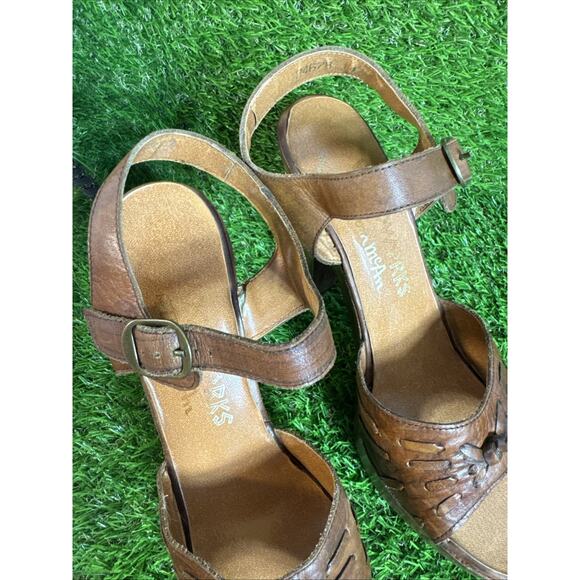 Thom McAn Vtg Brown Leather Woodwork Sandal With Block Heel Boho Hippy Festival - Picture 15 of 16